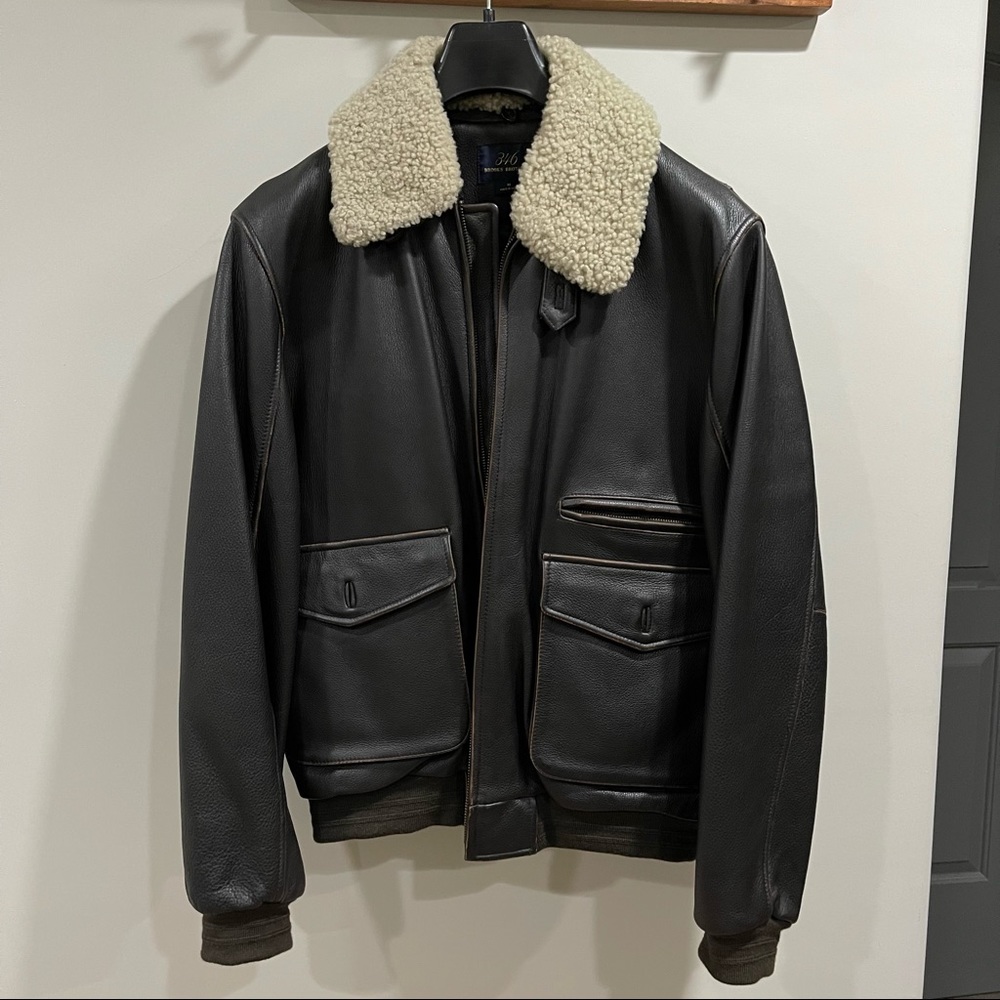 Brooks Brother’s Vintage Leather Jacket with Fur Collar Size Men’s Medium